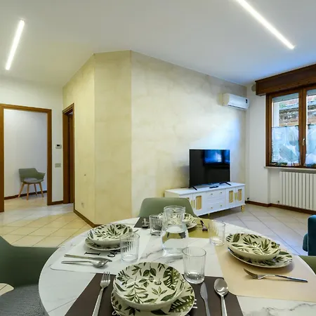 Guesthost - A Due Passi Apartment