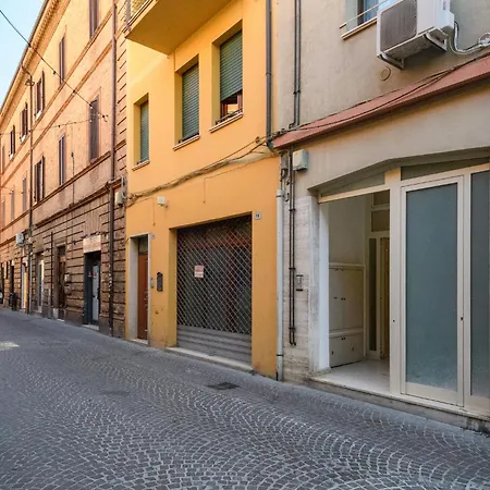 Apartment Guesthost - A Due Passi Pesaro